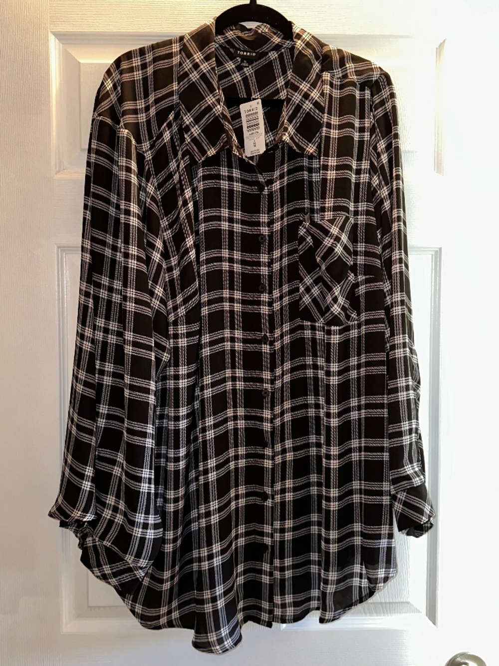New with Tags Torrid 5X Black & White Plaid Button-Down Shirt Flowy